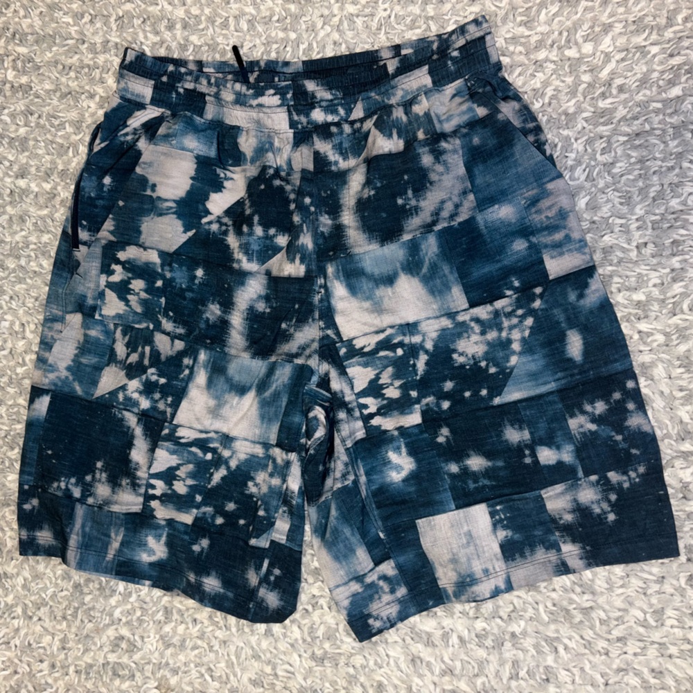 Men’s Blue and White Lulu Shorts